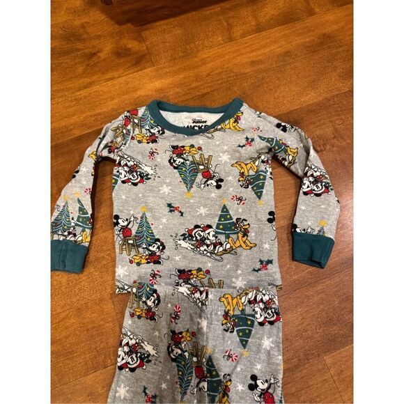 Toddler Disney Mickey Mouse Christmas pajamas - Picture 2 of 4